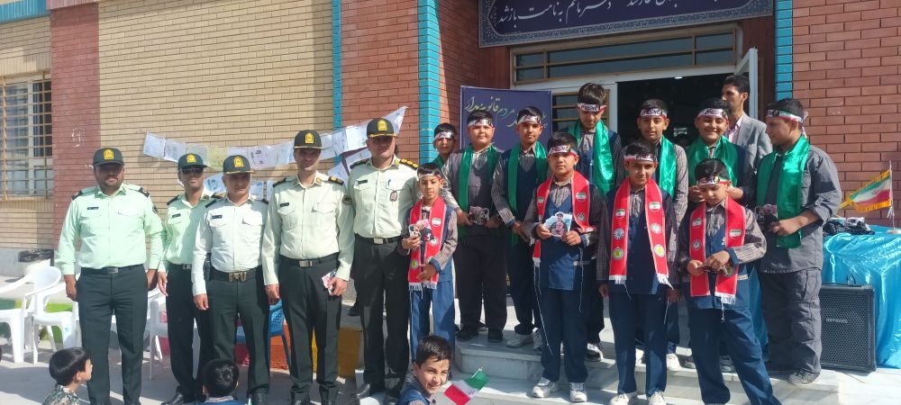 مراسم ویژه  هفته نیروی انتظامی در آموزشگاه پویندگان فرهنگ خلیل آباد