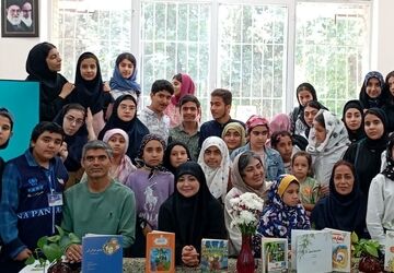 درخت مقاومت؛ کلاس شعر و داستان برای یاد دادن پایداری به آینده‌سازان شیراز

