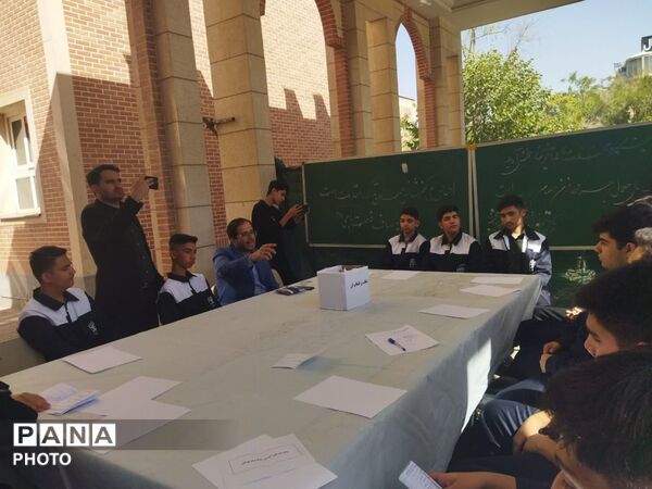 زنگ مهر، ایثار، شهادت و نماز  در هنرستان دارالفنون