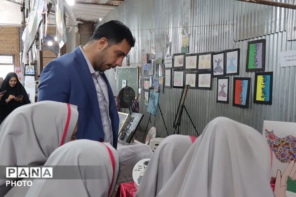نمایشگاه فرهنگی هنری دانش‌آموزان در نماز جمعه باقرشهر و کهریزک 