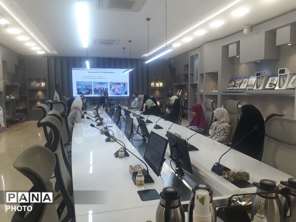  بازدید دانش‌آموزان تهران از ستاد فناوری نانو