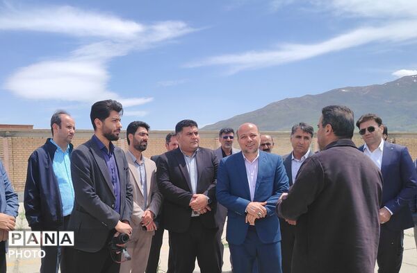  افتتاح چمن مصنوعی مدارس شاهد و مولوی و بازدید از استخر فرهنگیان دورود