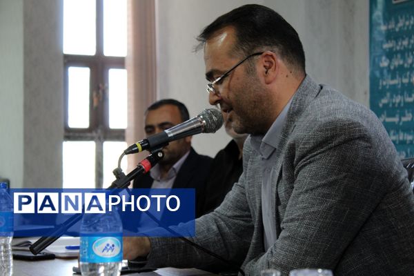 نشست اصحاب رسانه شهرستان سامان با مدیرکل فرهنگ و ارشاد اسلامی استان چهارمحال و بختیاری