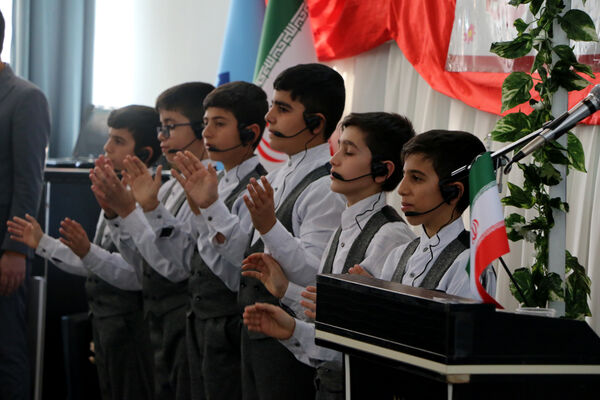 برپایی جشن «حضور تا ظهور» در دبیرستان شهیده حسنی سعدی قم