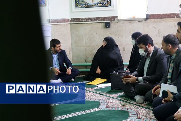 میز خدمت ویژه فرهنگیان در شهرستان پاکدشت به‌مناسبت گرامیداشت هفته معلم 