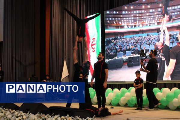 جشن باشکوه هه فجر در سالن نژاد فلاح کرج