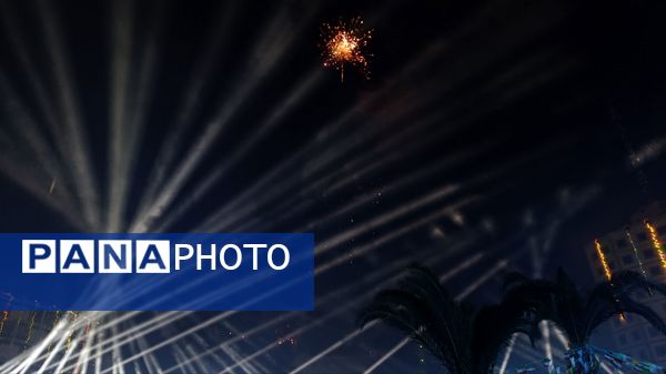 امشب آسمان در خیابان ها مى تابد