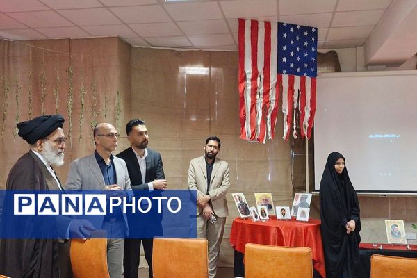 برگزاری و افتتاحیه نمایشگاه ریشه های مقاومت در مدرسه منتصرین شاهد ورامین