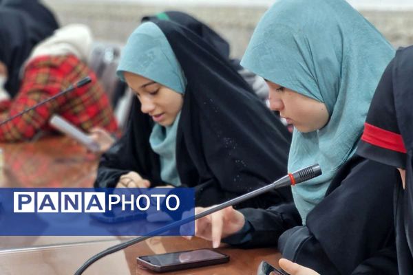 جلسه هم‌افزایی و توانمندسازی دانش‌آموزان جدیدالورود خبرگزاری پانا قرچک