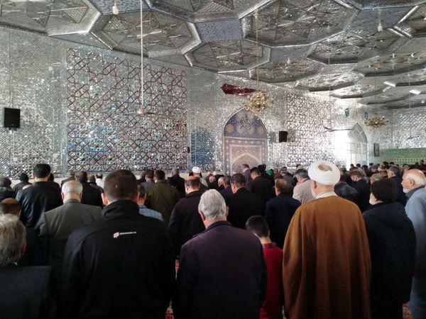 نماز جمعه شهرستان کاشمر با حضور پر رنگ مردم ترشیز کهن برگزار شد 