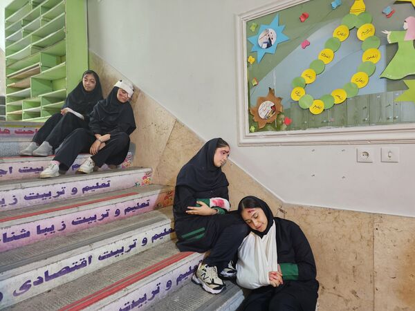 اجرای مانور زلزله در دبیرستان حاج علی اکبر گراشی ناحیه 3 شیراز