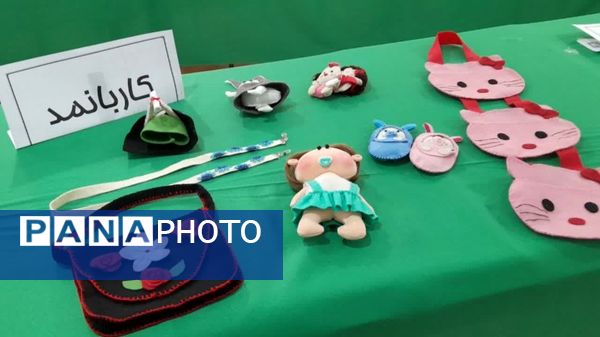 نمایشگاه هنرهای تجسمی امید فردا در دبیرستان دخترانه معلم (دوره اول متوسطه)