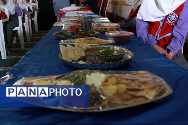 برگزاری مراسم هفته سلامت در مدرسه شهید کلانتری بهارستان‌دو