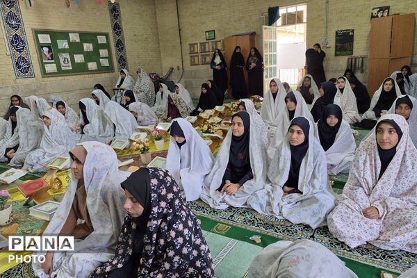 نخستین نماز جماعت سال تحصیلی در ناحیه یک شیراز