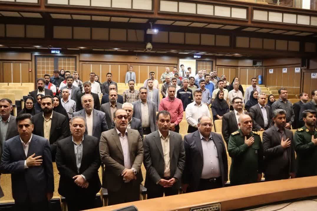 تجلیل از کارمندان نمونه شهرستان زرقان