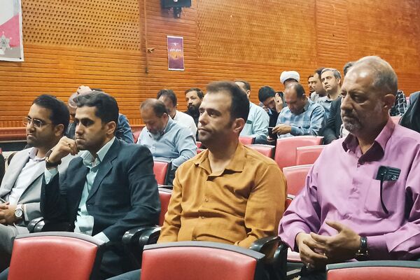نشست هماهنگی مدیران ورامین برای برگزاری برنامه‌های یوم‌الله ۱۳ آبان