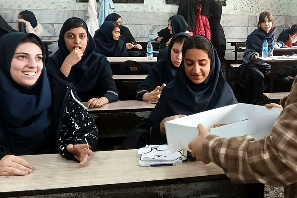جشن میلاد امام زمان(عج) و ایام الله دهه فجر در مدارس شهرستان قدس