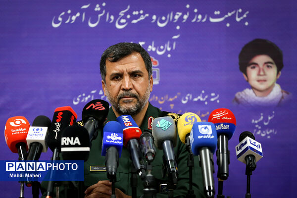 نشست خبری سردار مجتبی باستان رئیس سازمان بسیج دانش‌آموزی