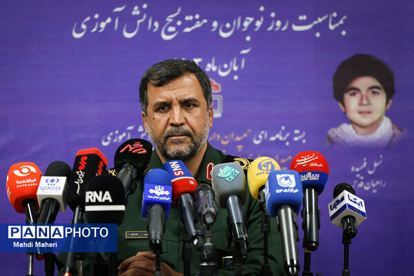 نشست خبری سردار مجتبی باستان رئیس سازمان بسیج دانش‌آموزی