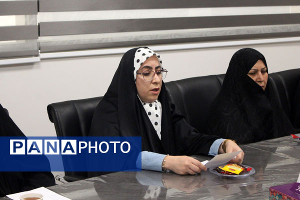 محفل شعر بانوان «رحیل» ویژه کودکان شهید 