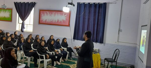 برگزاری جلسه مشاورهای در دبیرستان دخترانه فاطمیه 
