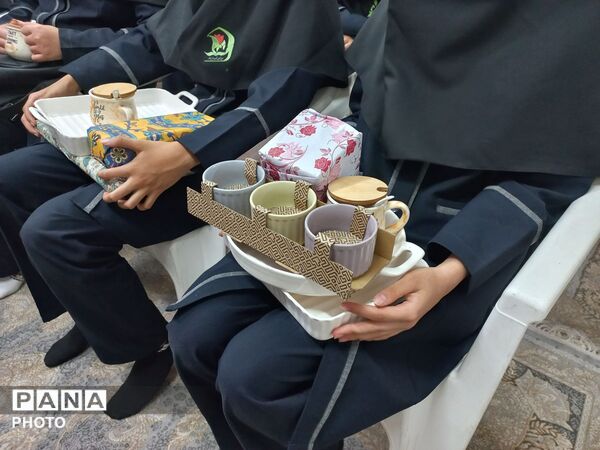 مراسم جشن ممتازین در دبیرستان شاهد هاجر کاشمر