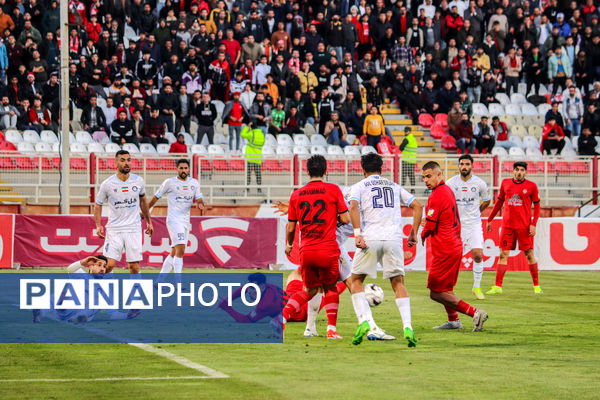 بازی جام حذفی تراکتور و  گل‌گهر سیرجان