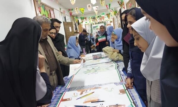 افتتاحیه نمایشگاه جشنواره ماها در دبستان فرهنگیان ۲