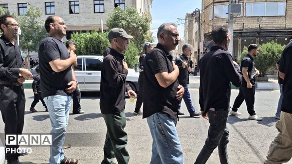 آیین عزاداری صبح تاسوعا در هیئت علی‌اکبر با حضور دانش‌آموزان