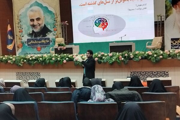 کارگاه سواد رسانه‌ای با موضوع زیست دیجیتال نوجوان امروز 