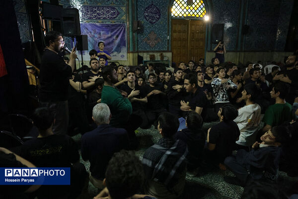 اعتکاف دانش‌آموزی در حسینیه ارشاد