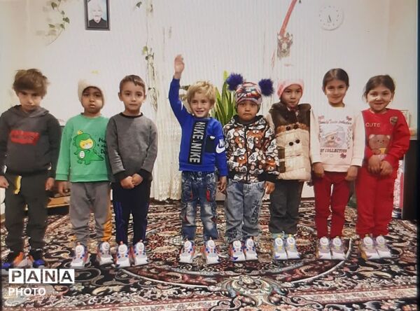 اهدای پوشاک و کفش به دانش آموزان نیازمند کلاتی