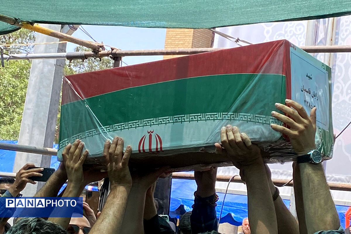 شهیدان ستارگان آسمان عزت و استقلال ملت بزرگ ایران‌ هستند