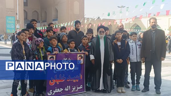 نماز عبادی و سیاسی جمعه در اولین روز از دهه فجر در نیشابور 