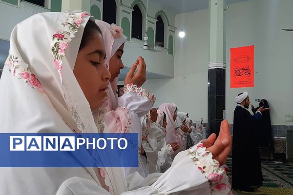 برپایی جشن عبادت و بندگی در مسجد ناحیه 2 بهارستان