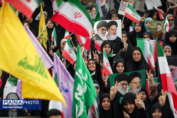 سخنرانی رئیس جمهور در جمع راهپیمایان ۲۲ بهمن