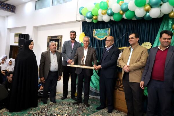 تجلیل از خیر مدرسه‌ساز دبستان دخترانه شاهد پوررضایی