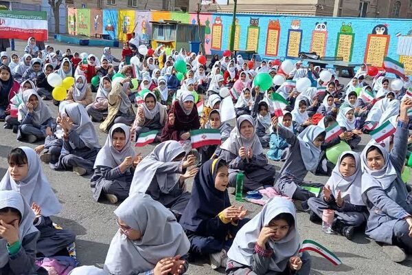 جشن انقلاب در ناحیه دو شهرری با حضور معاون پرورشی و فرهنگی شهرستانهای استان تهران 
