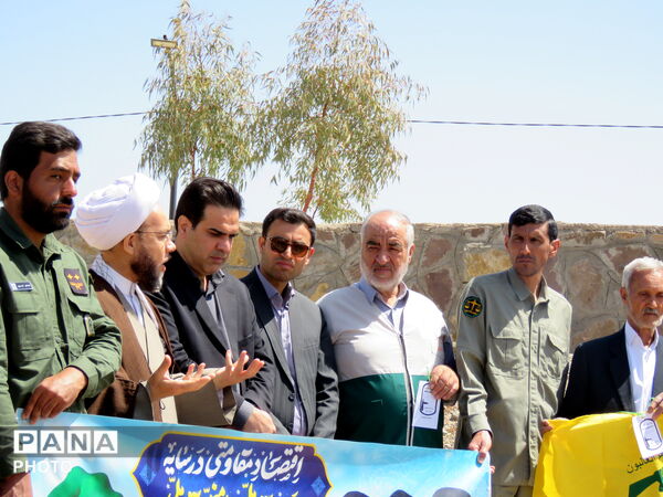 آیین "درخت سرو ایران" در شهرستان خلیل آباد 