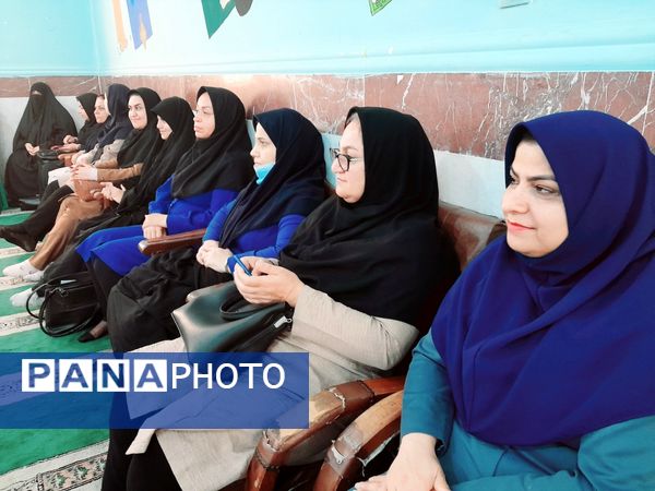 جشن بزرگداشت مقام معلم در دبستان نبوت شهرستان بوشهر