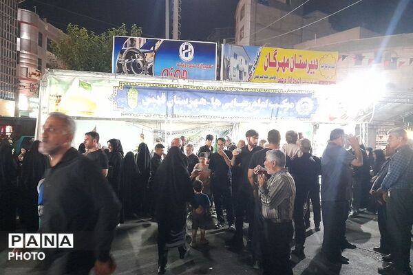 اجتماع باشکوه عظیم مردم غیور شهر قدس در میدان امام خامنه‌ای 