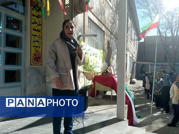 آیین نواختن زنگ انقلاب در آموزشگاه نمونه دولتی فدک فاروج