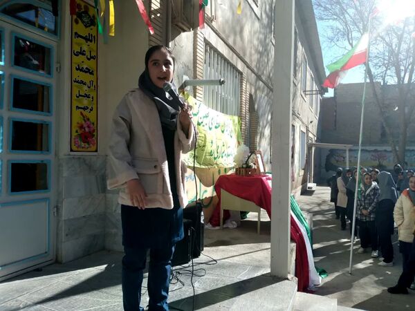 آیین نواختن زنگ انقلاب در آموزشگاه نمونه دولتی فدک فاروج