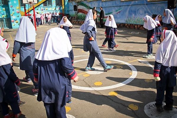 لزوم آموزش حقوق شهروندی به دانش‌آموزان در مدارس