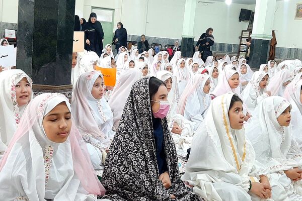 برپایی جشن عبادت و بندگی در مسجد ناحیه 2 بهارستان