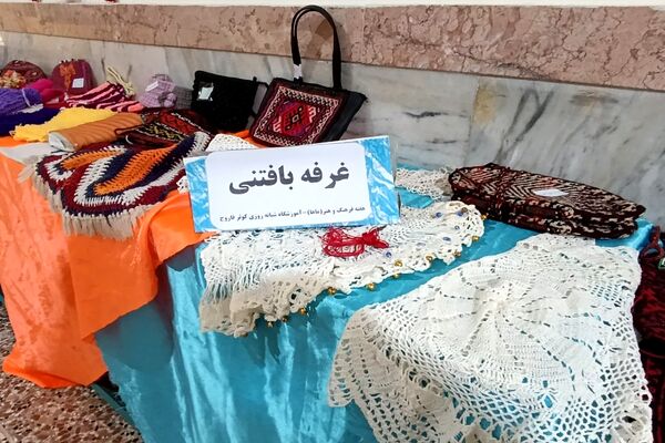 برگزاری جشنواره ماها در مدرسه کوثر فاروج