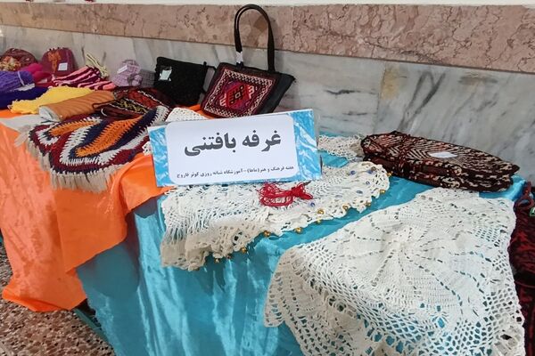 برگزاری جشنواره ماها در مدرسه کوثر فاروج
