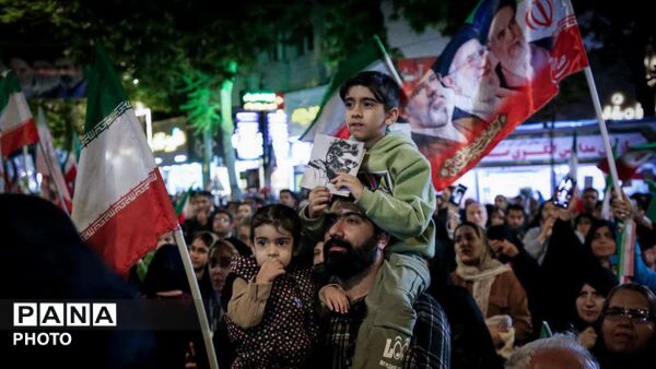 هفتاد و چهارمین شب تجلی عشق به ایران در آغوش ولایتمداران