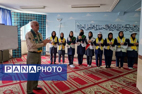 بازدید رئیس سازمان دانش‌آموزی کردستان و ارزیابان کشوری از روند فعالیت پیشتازان