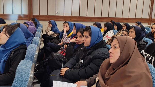 همایش انتخاب آگاهانه ویژه دانش آموزان پایه نهم ناحیه۷